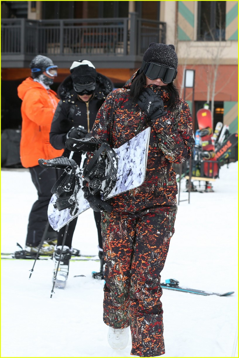 kendall kylie jenner skiing with sisters 12