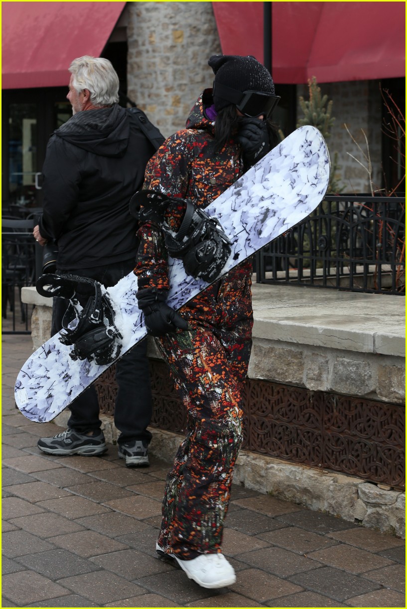 kendall kylie jenner skiing with sisters 14
