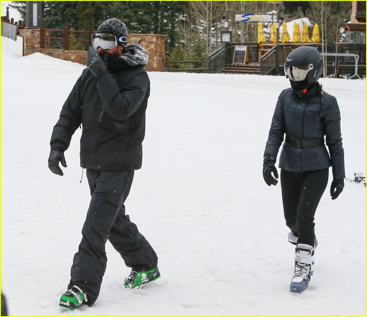 kendall kylie jenner skiing with sisters 30