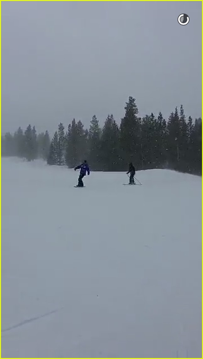 kendall kylie jenner skiing with sisters 35
