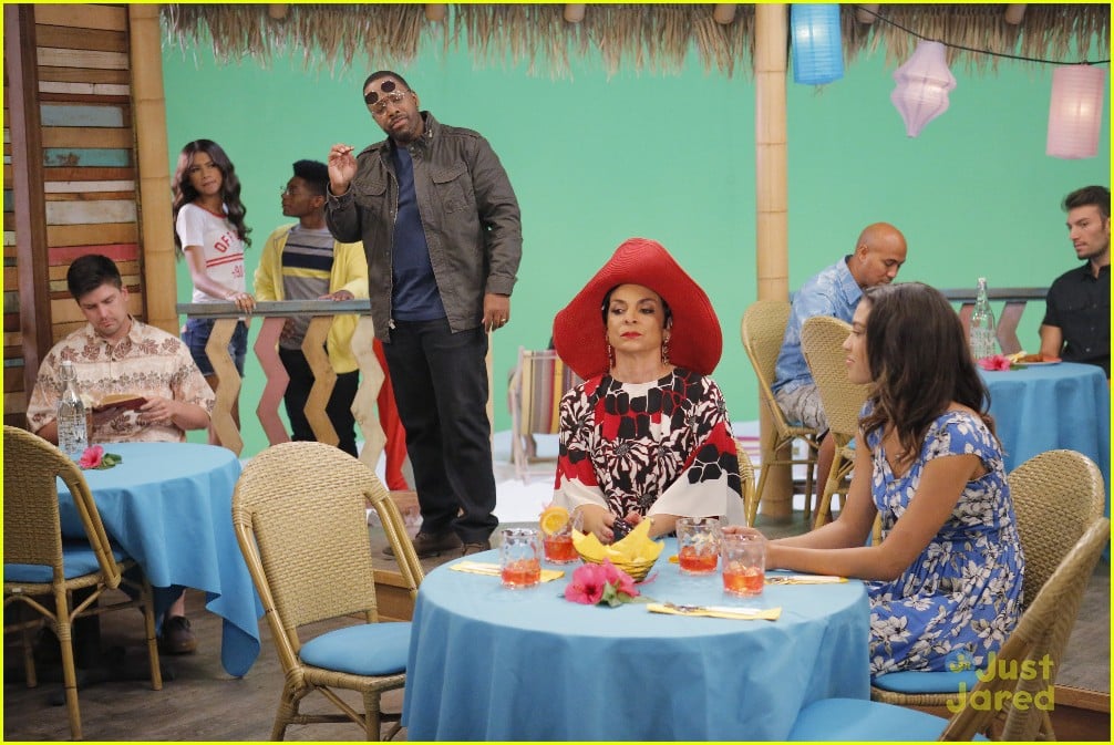 kc undercover mother all missions stills 08