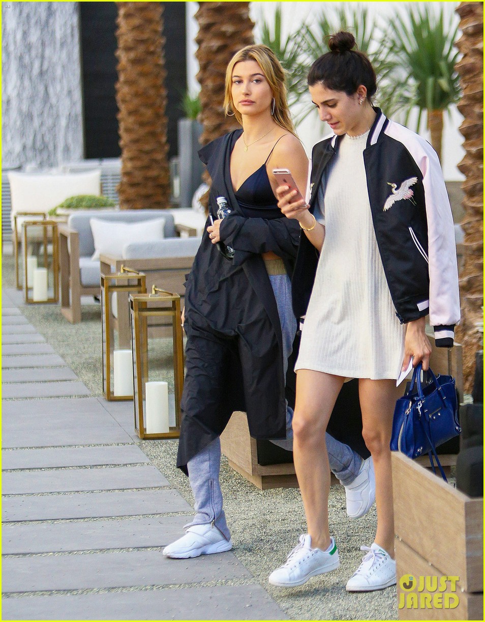 kylie jenner gets a facial from hailey baldwin 38