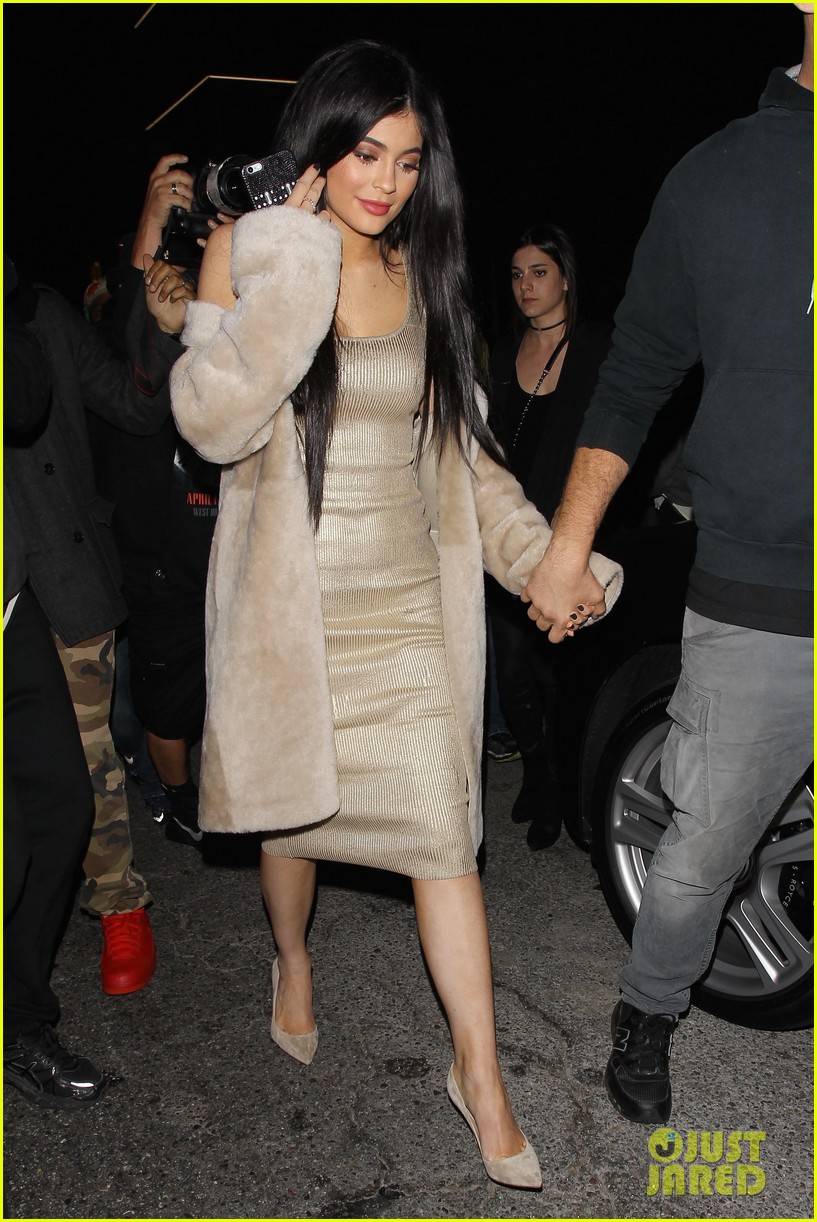 kylie kendall jenner nice guy saturday 46