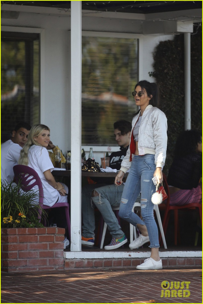 kylie jenner breaks juice cleanse with a sushi outing 47