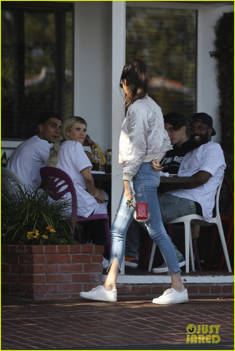 kylie jenner breaks juice cleanse with a sushi outing 50