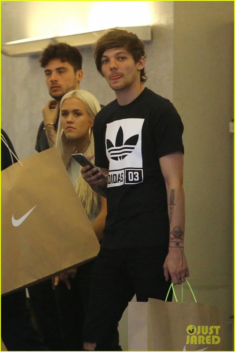 louis tomlinson spends the day with freddie and sister lottie 03