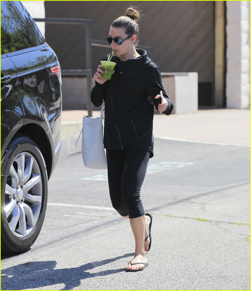 lea michele green juice after gym 02