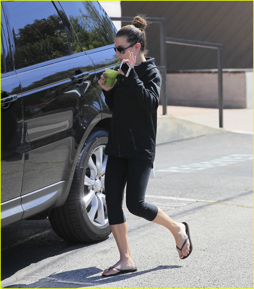 lea michele green juice after gym 04