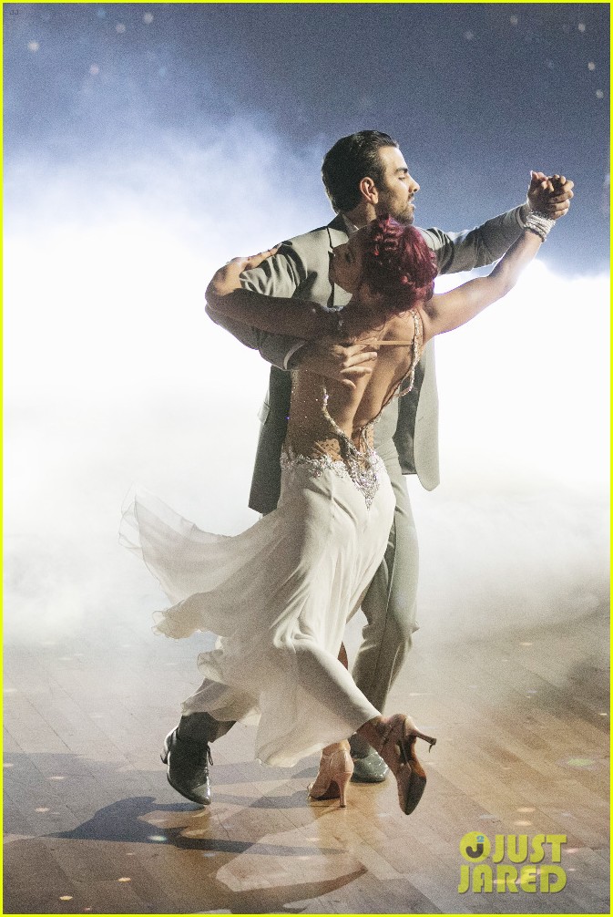 nyle dimarco sharna burgess dwts switch 03
