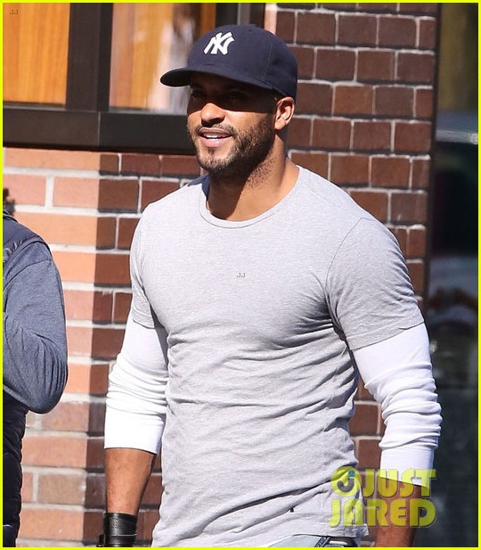 ricky whittle steps out toronto after 100 death 02