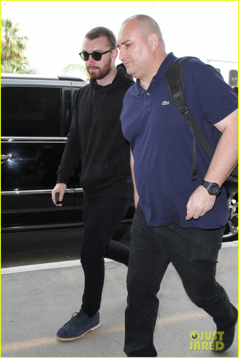 sam smith heads out of la after coachella 03