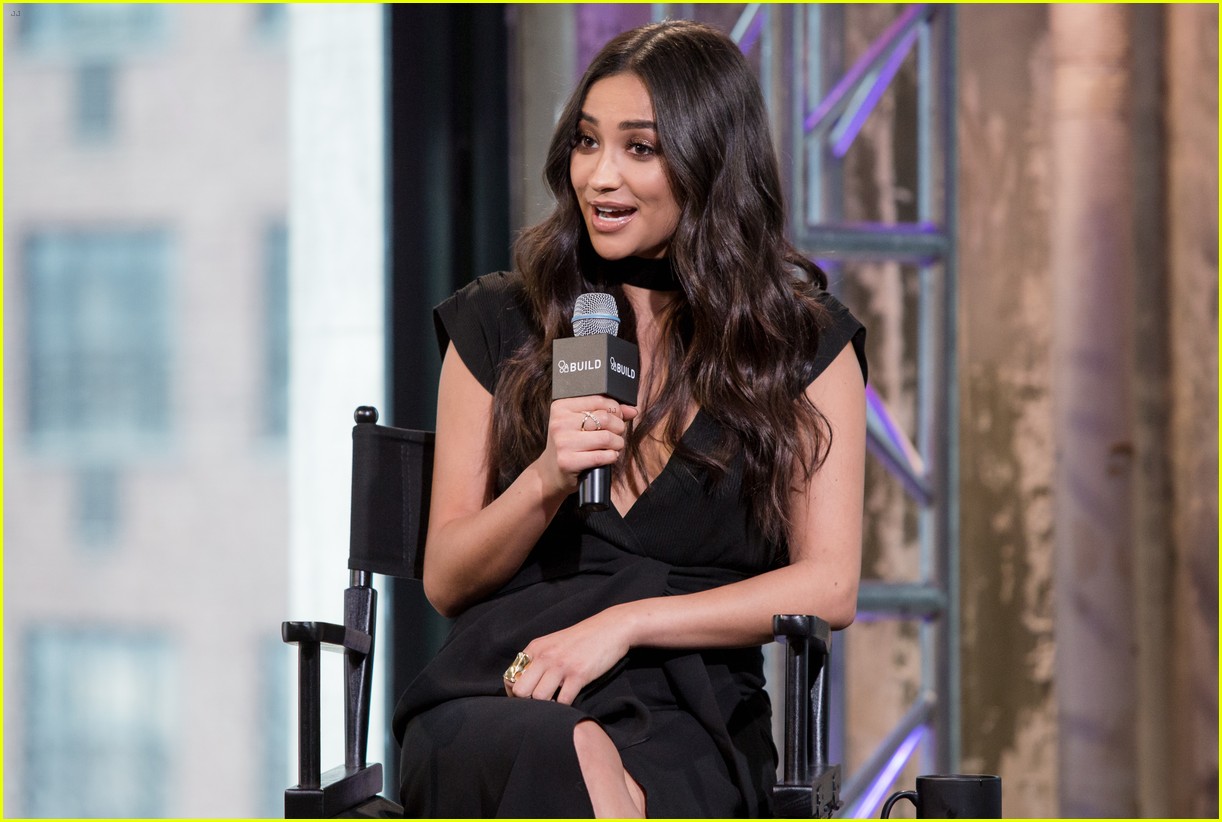 shay mitchell aol build mothers day 01