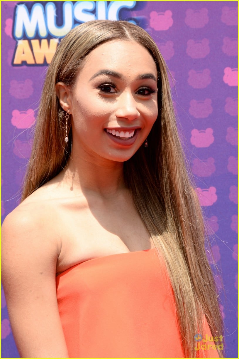 Sophie Reynolds & Tiffany Espensen Rep Disney XD at RDMA 2016: Photo 963298  | 2016 Radio Disney Music Awards, Eva Gutowski, mylifeaseva, radio disney  music awards, Sophie Reynolds, Tiffany Espensen Pictures | Just Jared Jr.