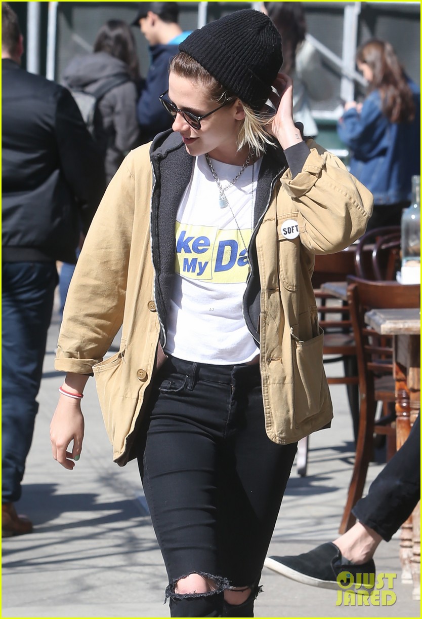 kristen stewart soko hold each other close in nyc 19