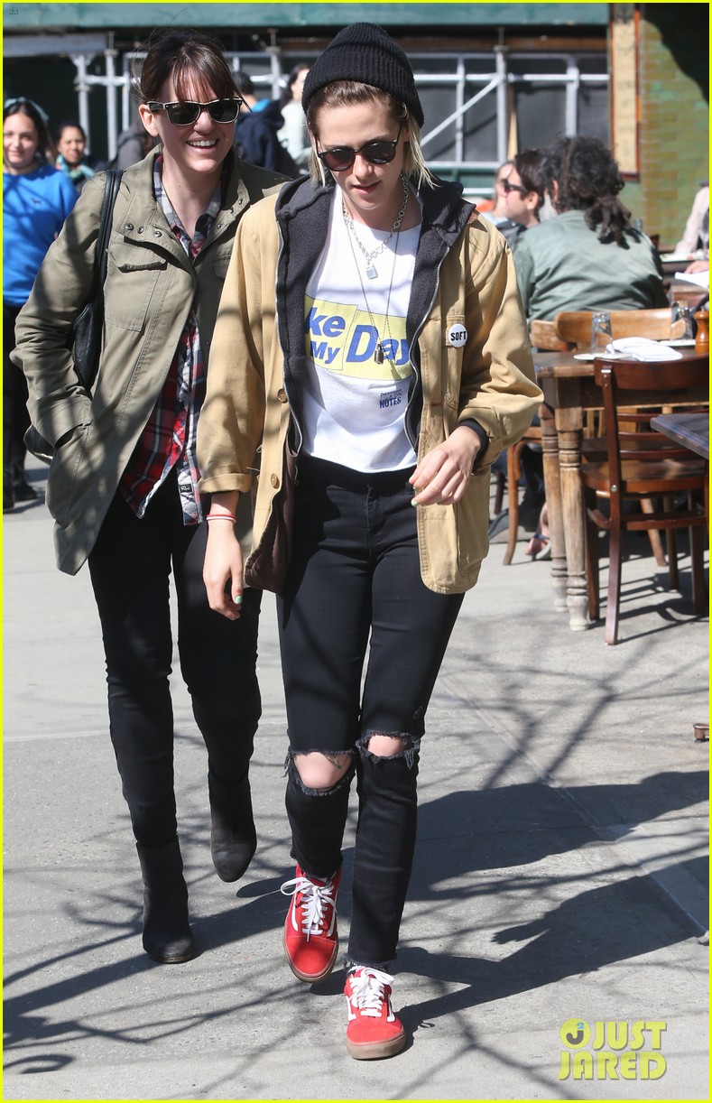 kristen stewart soko hold each other close in nyc 21