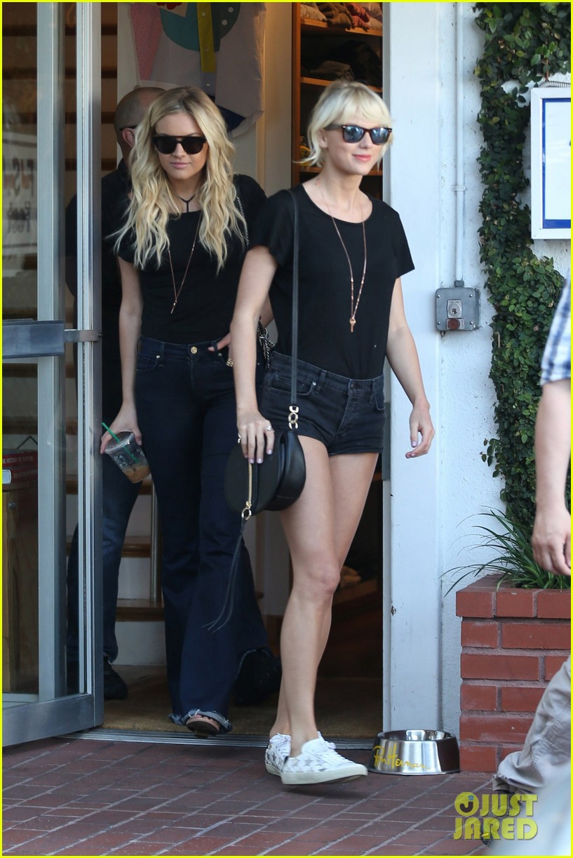 Kelsea Ballerini Style — Shopping with Taylor Swift, Los Angeles, CA