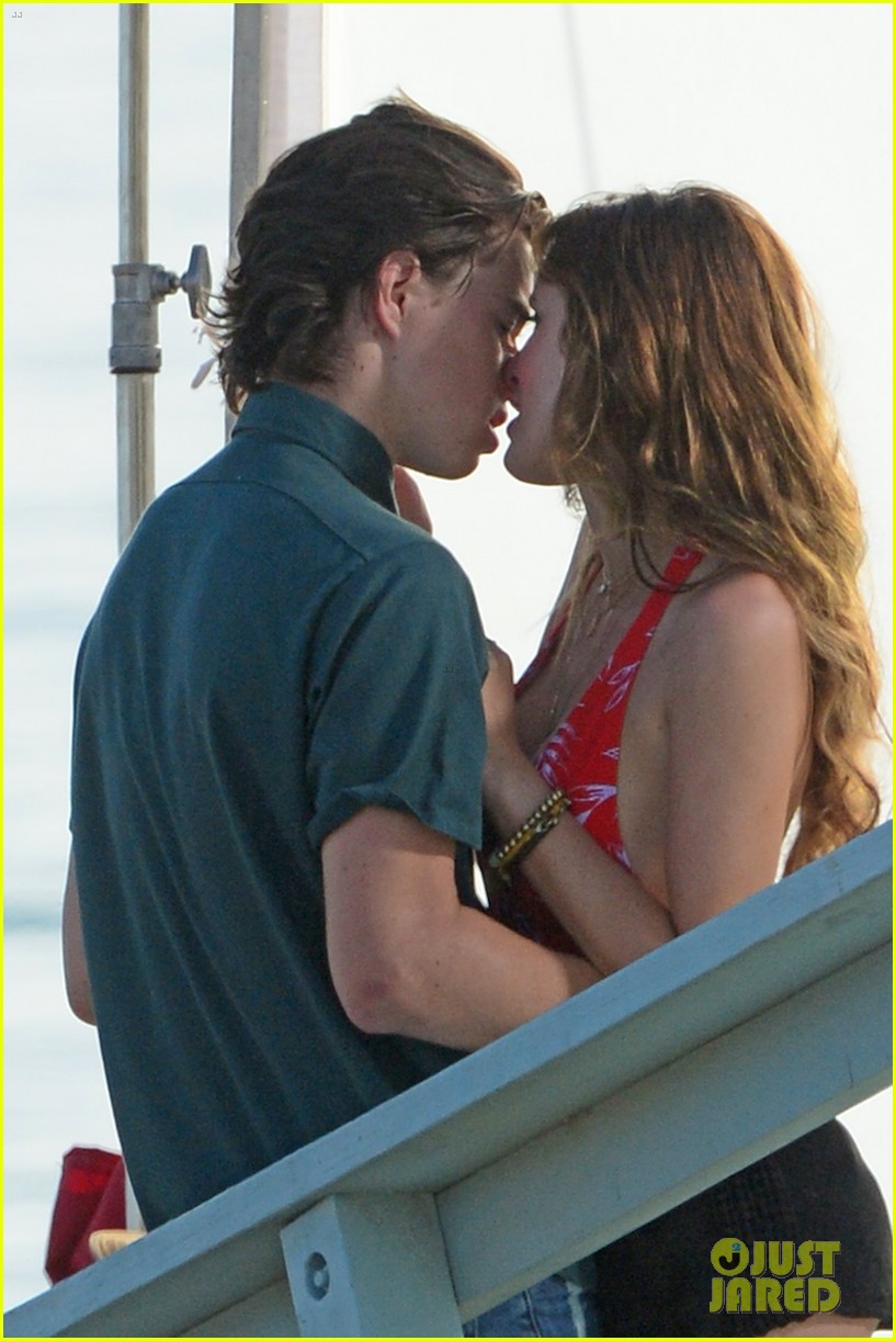 bella thorne makes out with nash grier for new movie 02