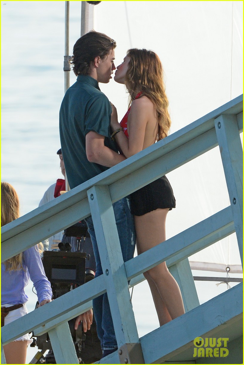bella thorne makes out with nash grier for new movie 14