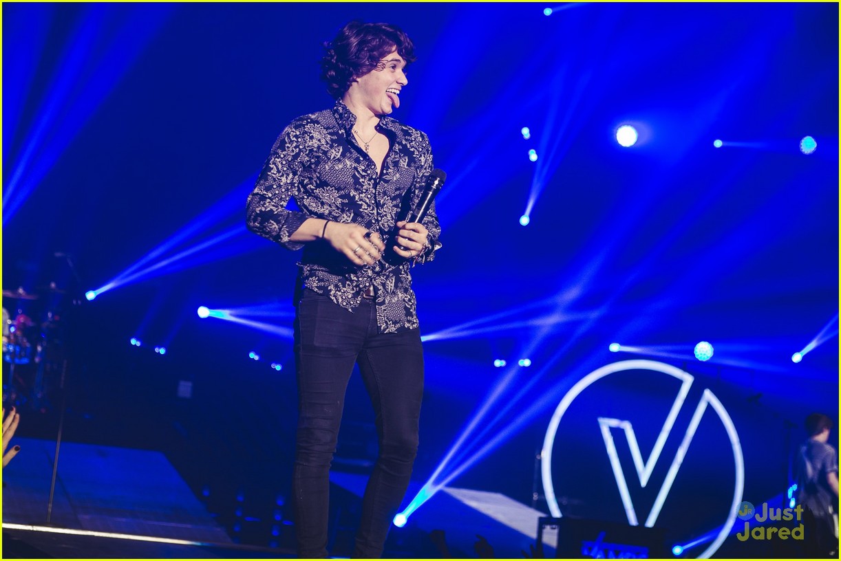 the vamps sheffield concert pics not ready tour end 10