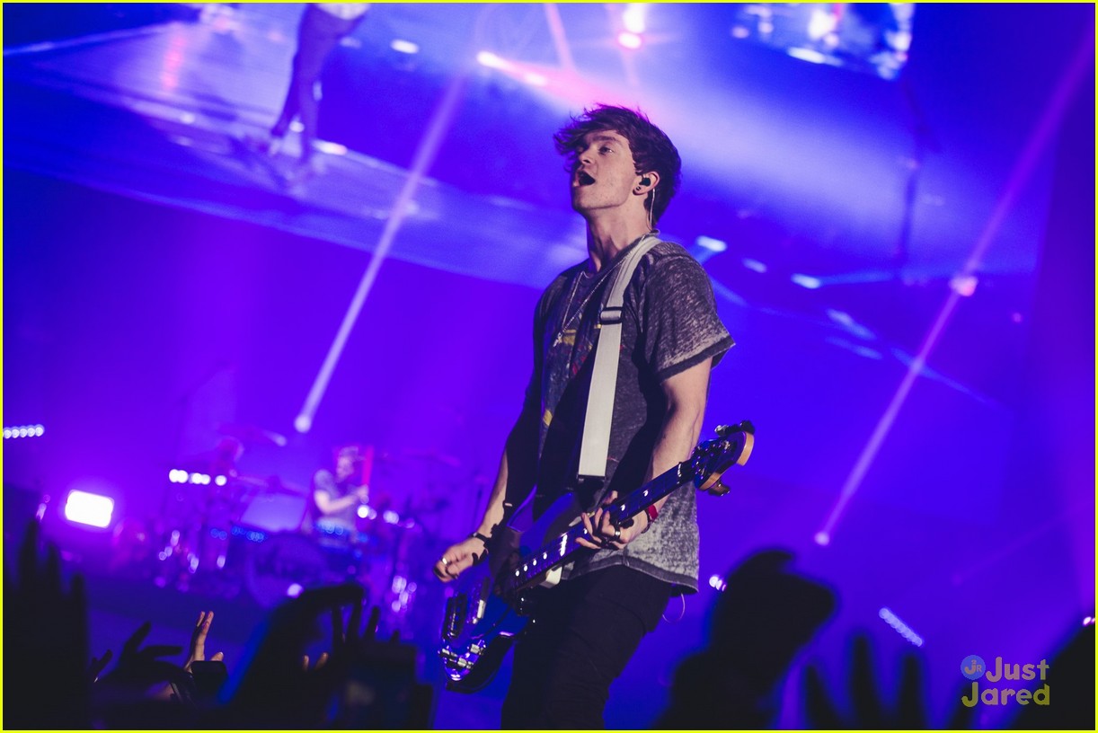 the vamps sheffield concert pics not ready tour end 29