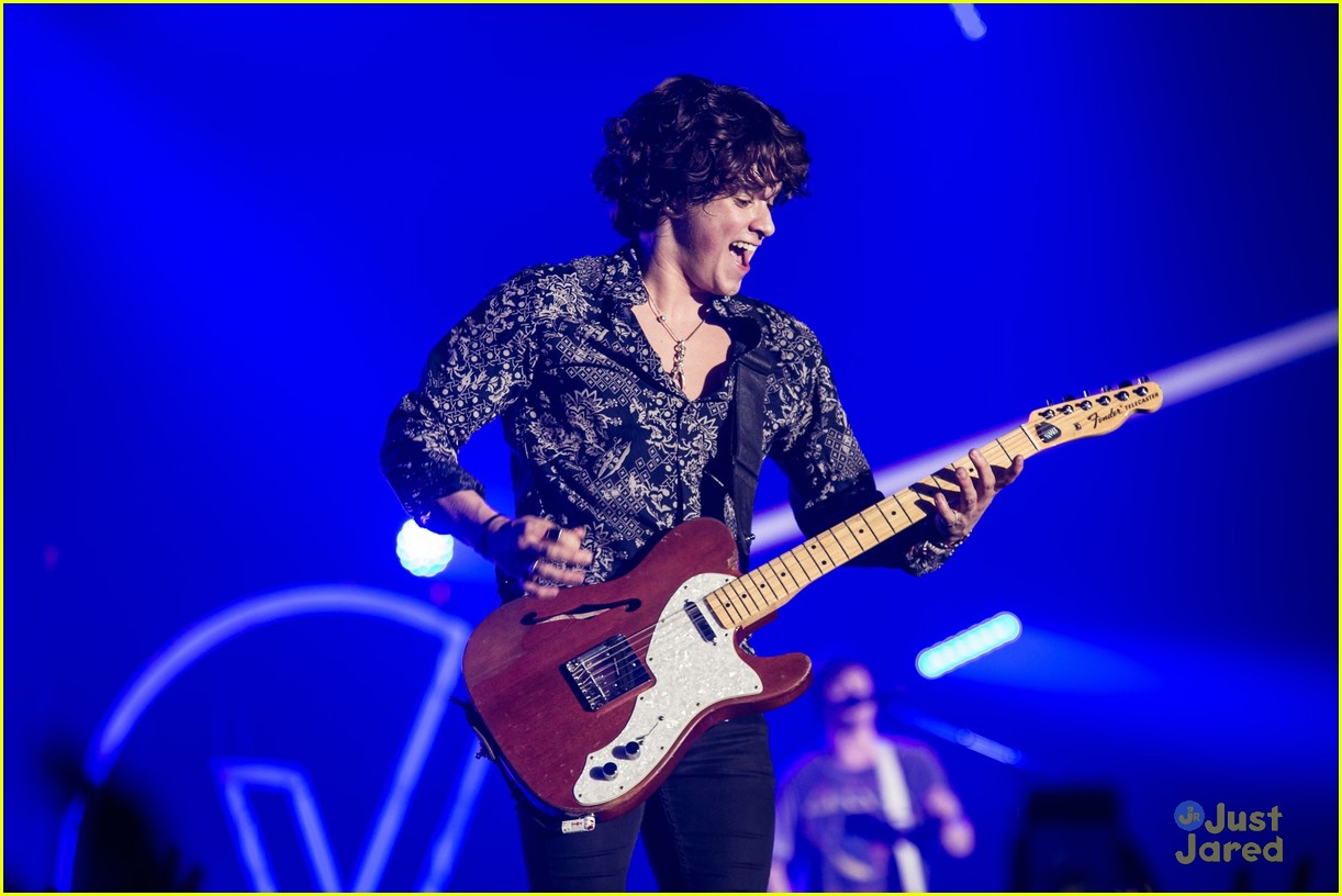 the vamps sheffield concert pics not ready tour end 52