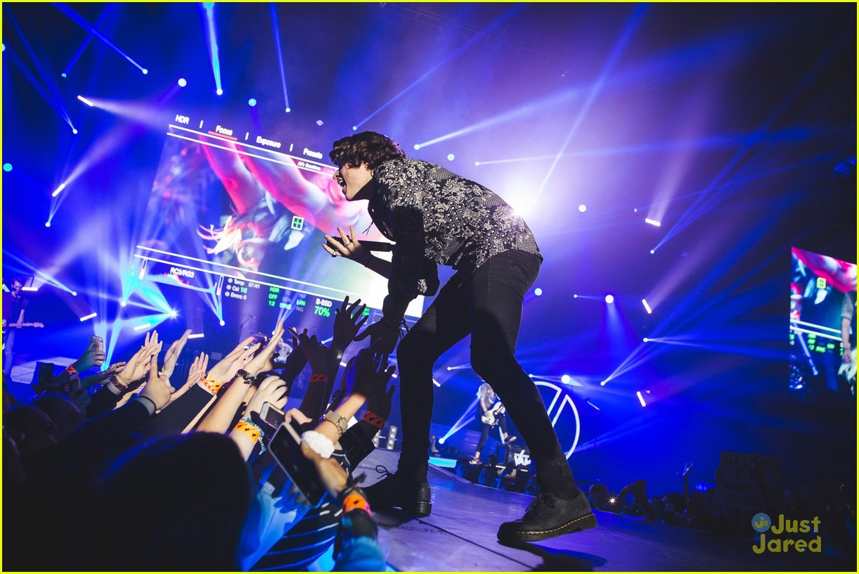the vamps sheffield concert pics not ready tour end 53