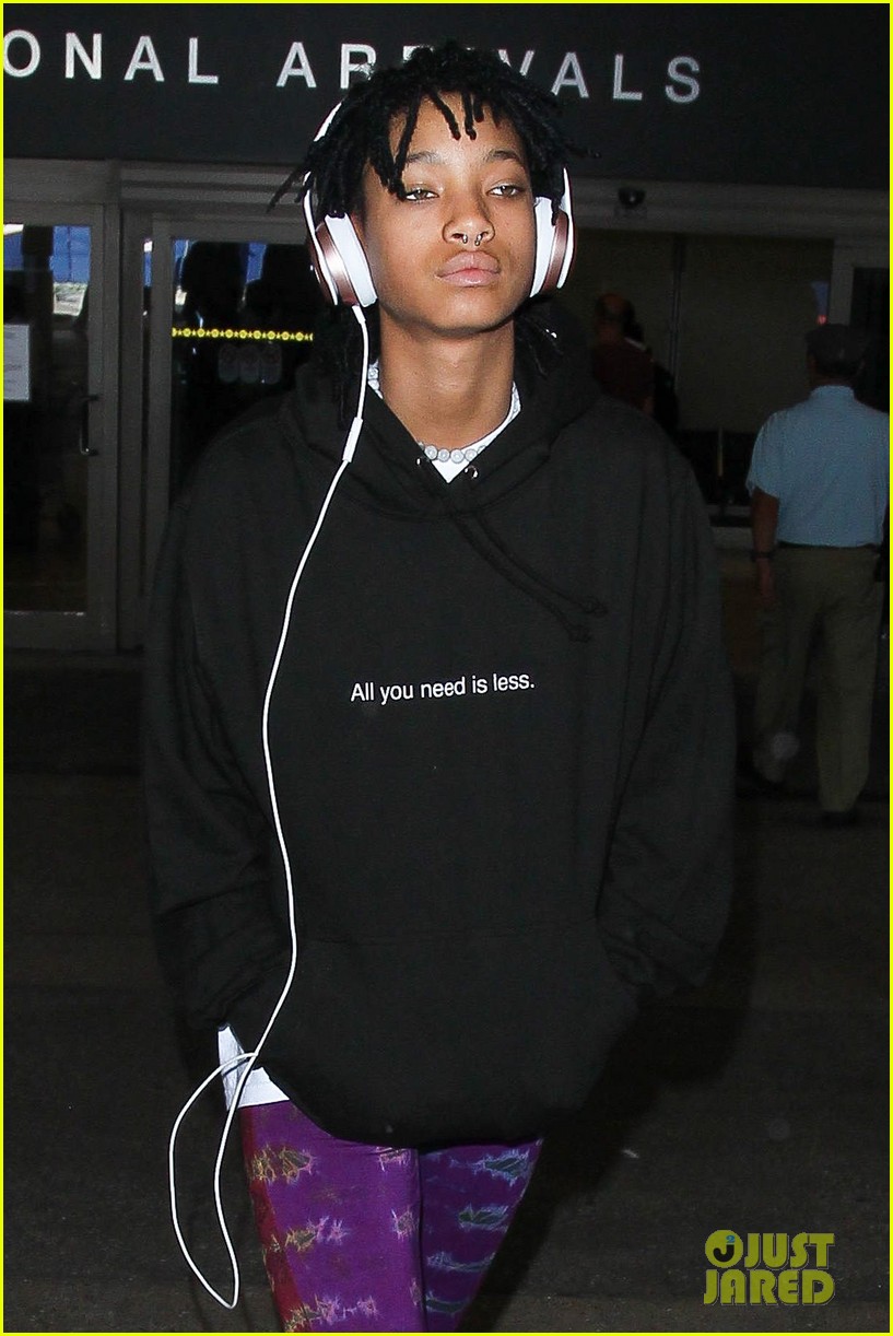 willow smith creating yourself quote lax arrival 01