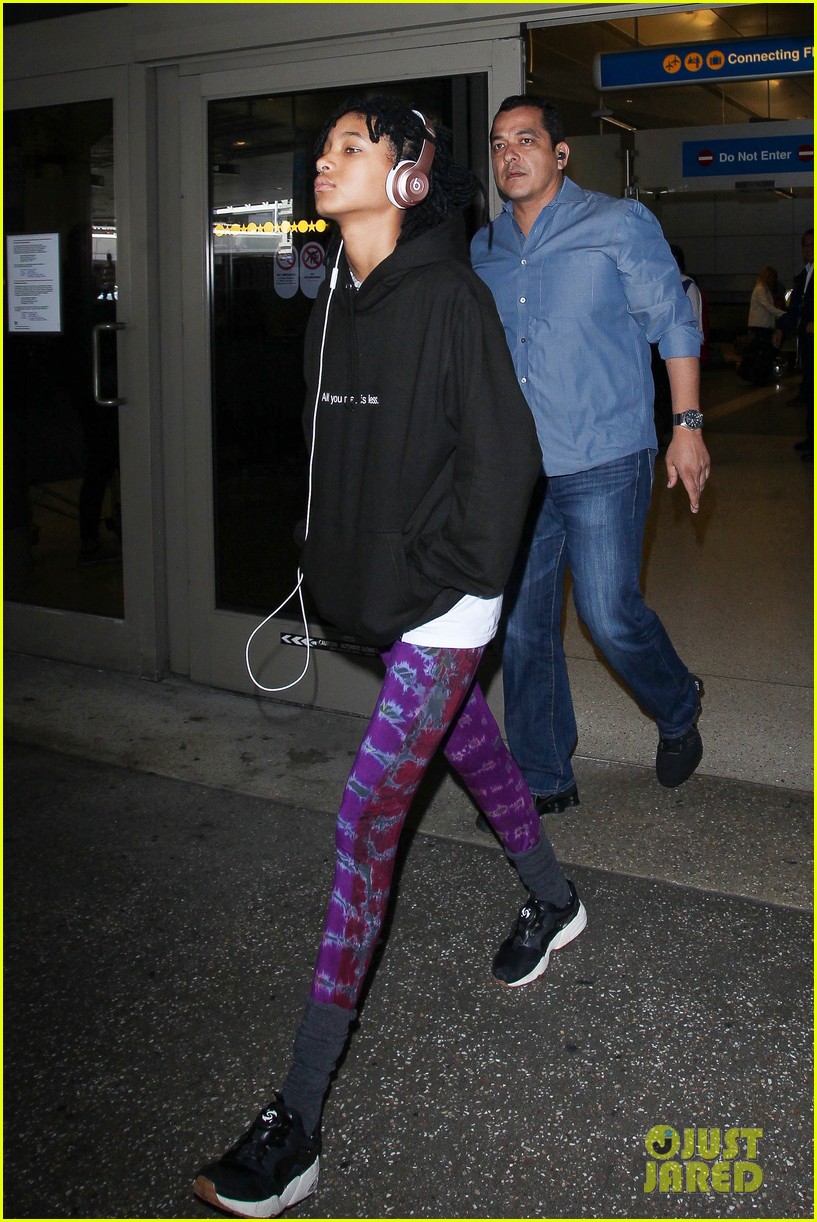 willow smith creating yourself quote lax arrival 04