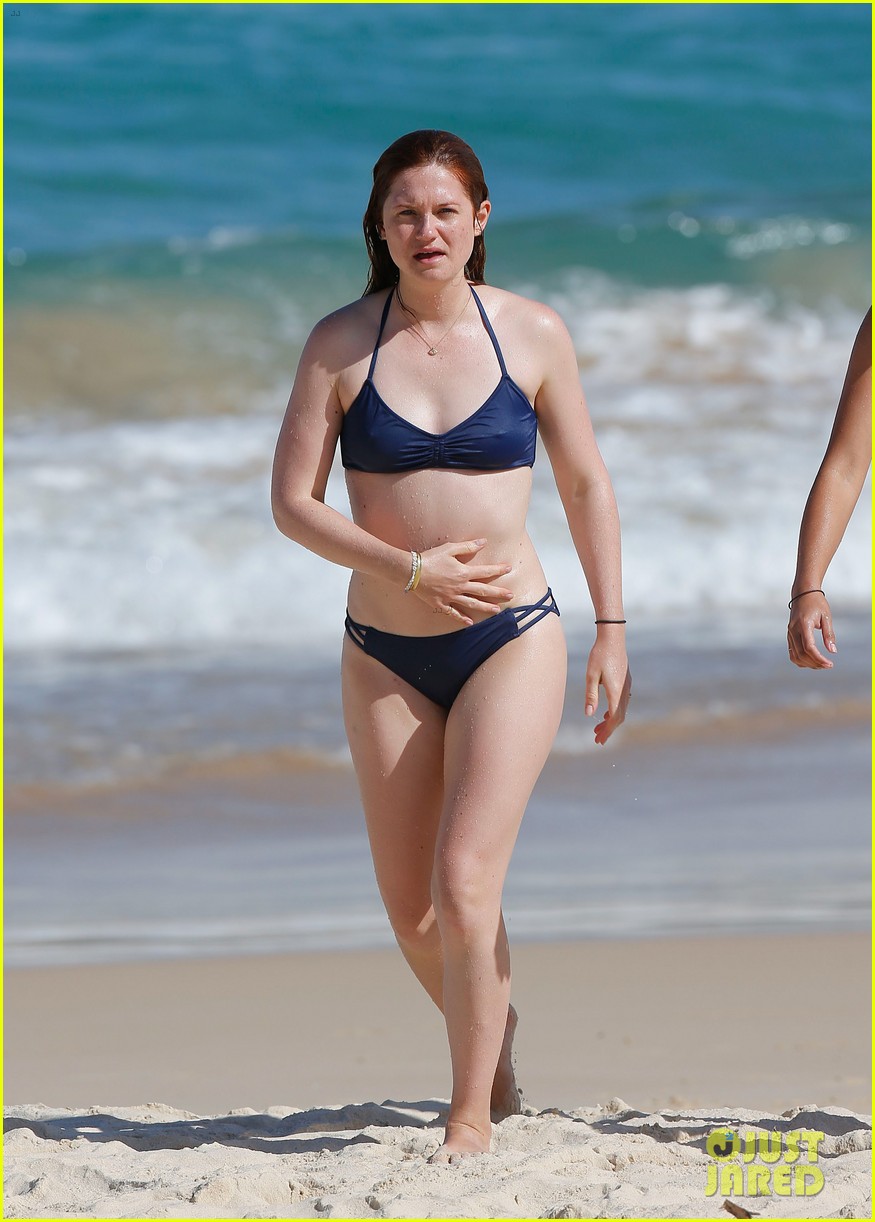 bonnie wright harry potter day on the beach 08