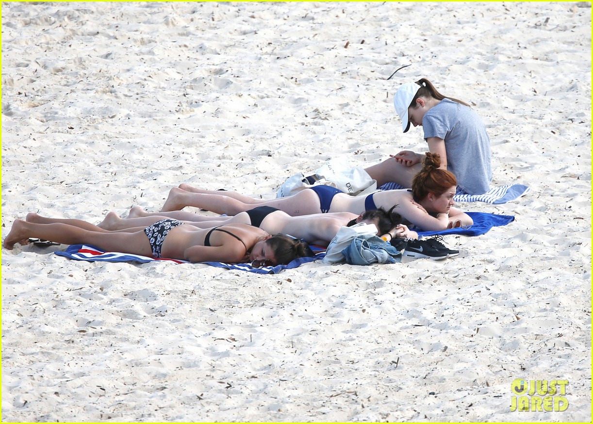 bonnie wright harry potter day on the beach 10