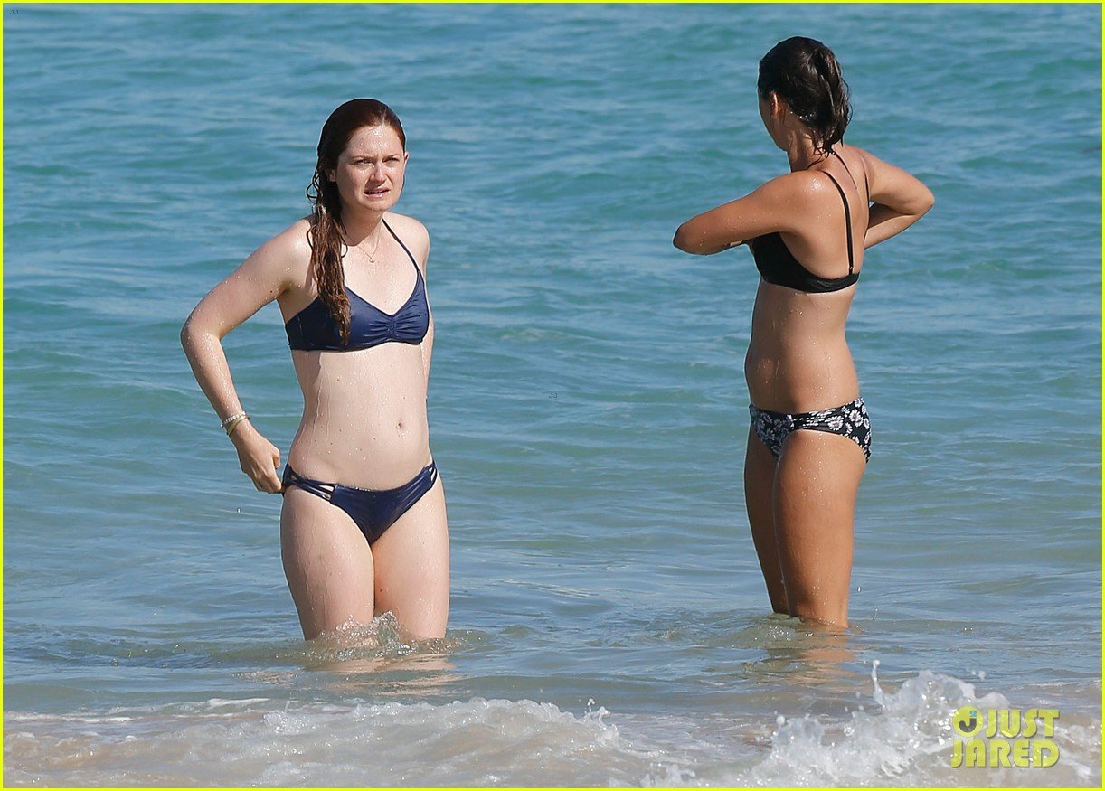 bonnie wright harry potter day on the beach 17