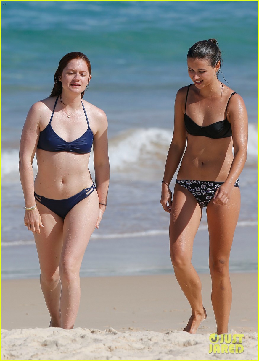 bonnie wright harry potter day on the beach 20