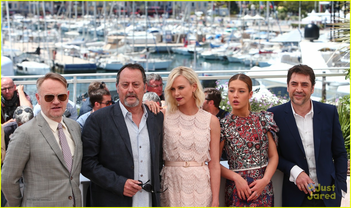 adele exarchopoulos last face cannes photocall 12