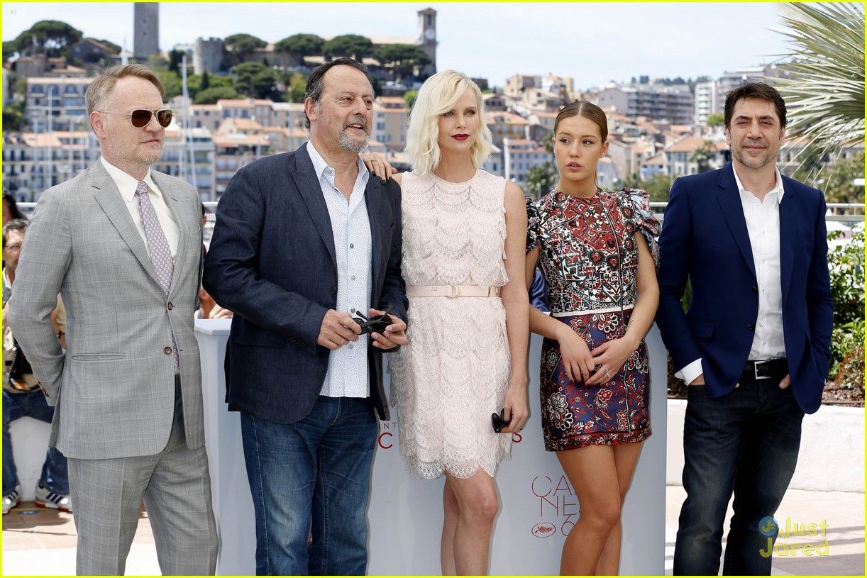 adele exarchopoulos last face cannes photocall 14