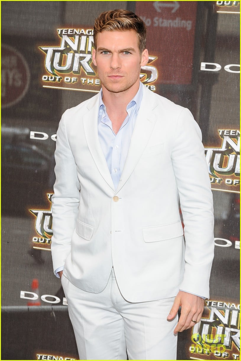 stephen amell family tmnt premiere 23