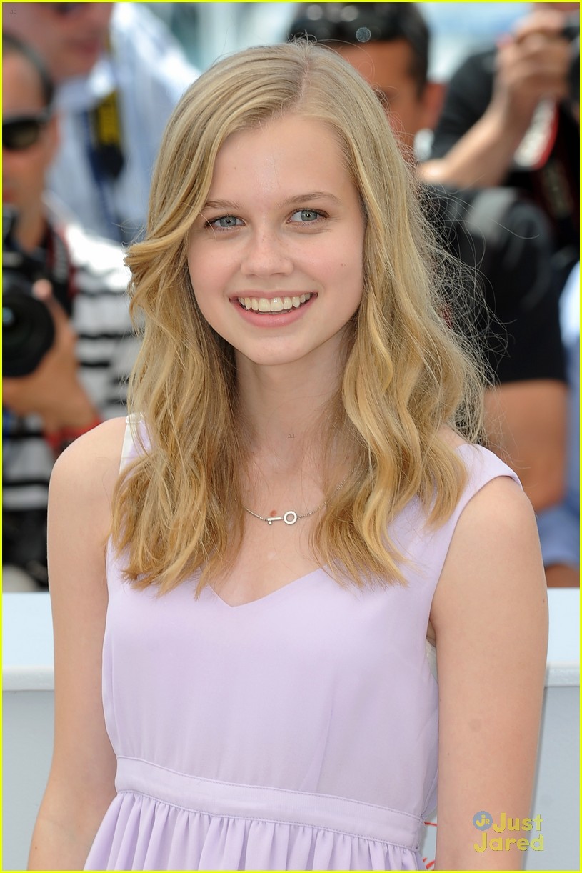 angourie rice nice guys cannes photocall premiere 29