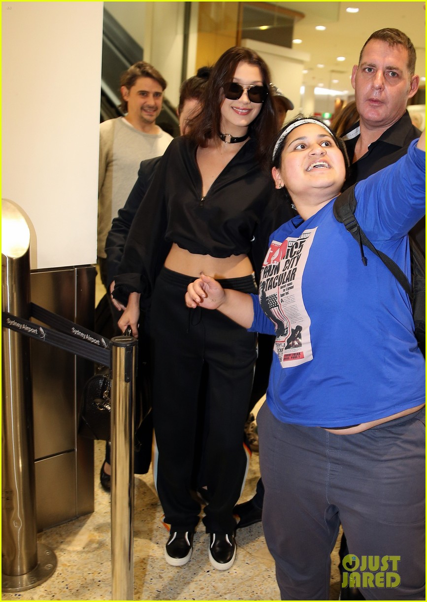 bella hadid arrives australia out with friends 10