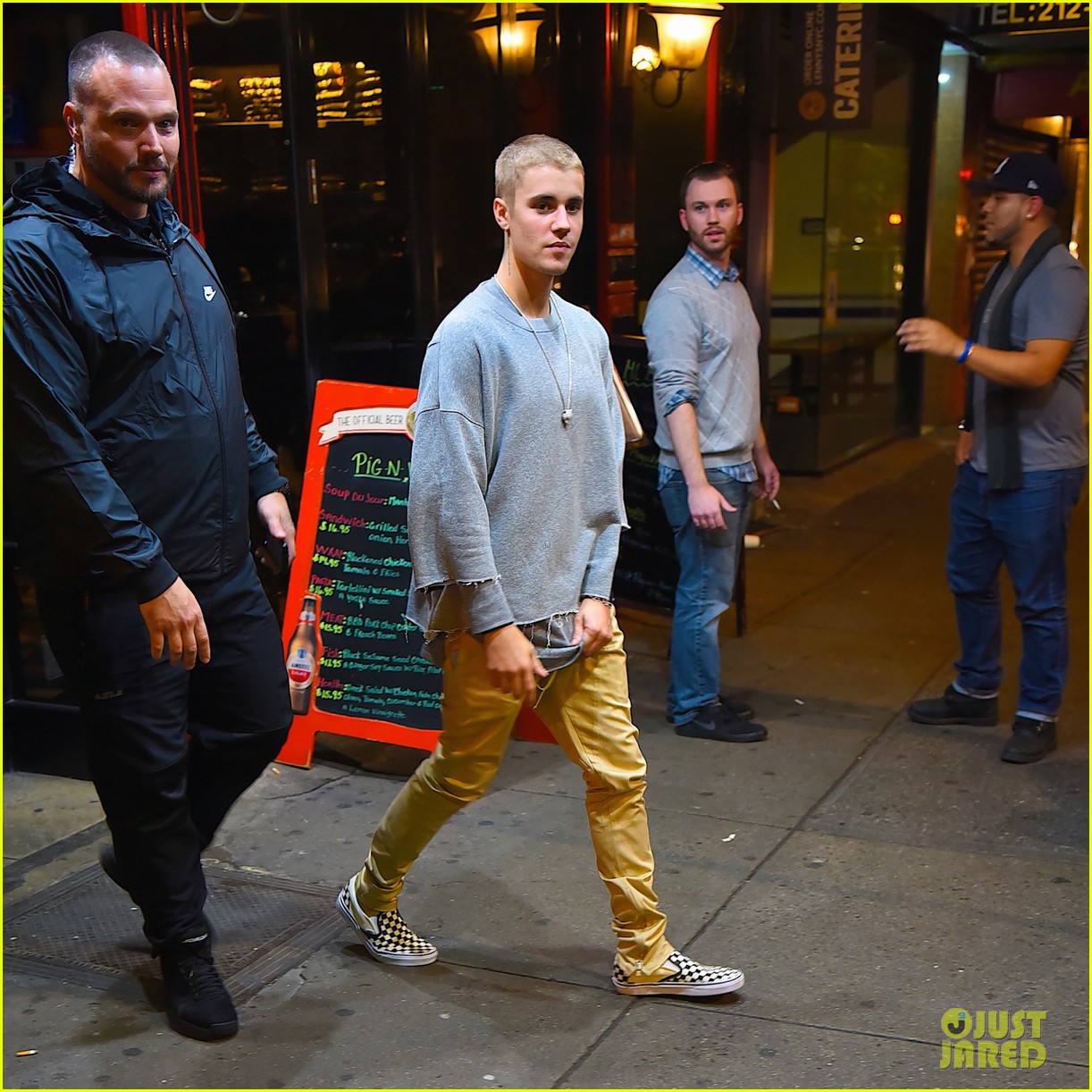 justin bieber is done taking fan photos for good 20