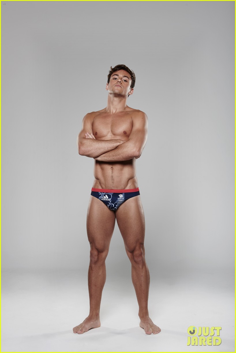 tom daley explains why speedos are so tight 04