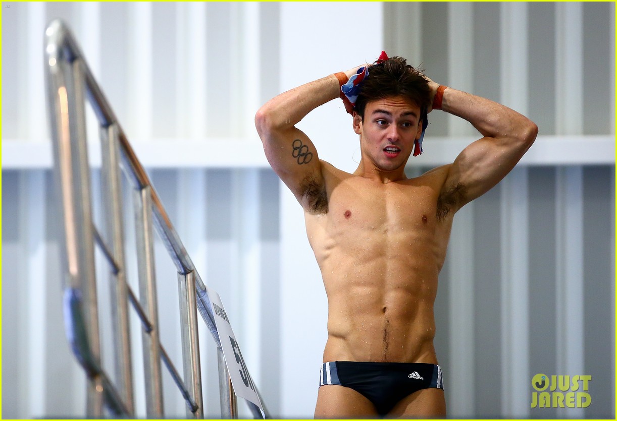 tom daley explains why speedos are so tight 19