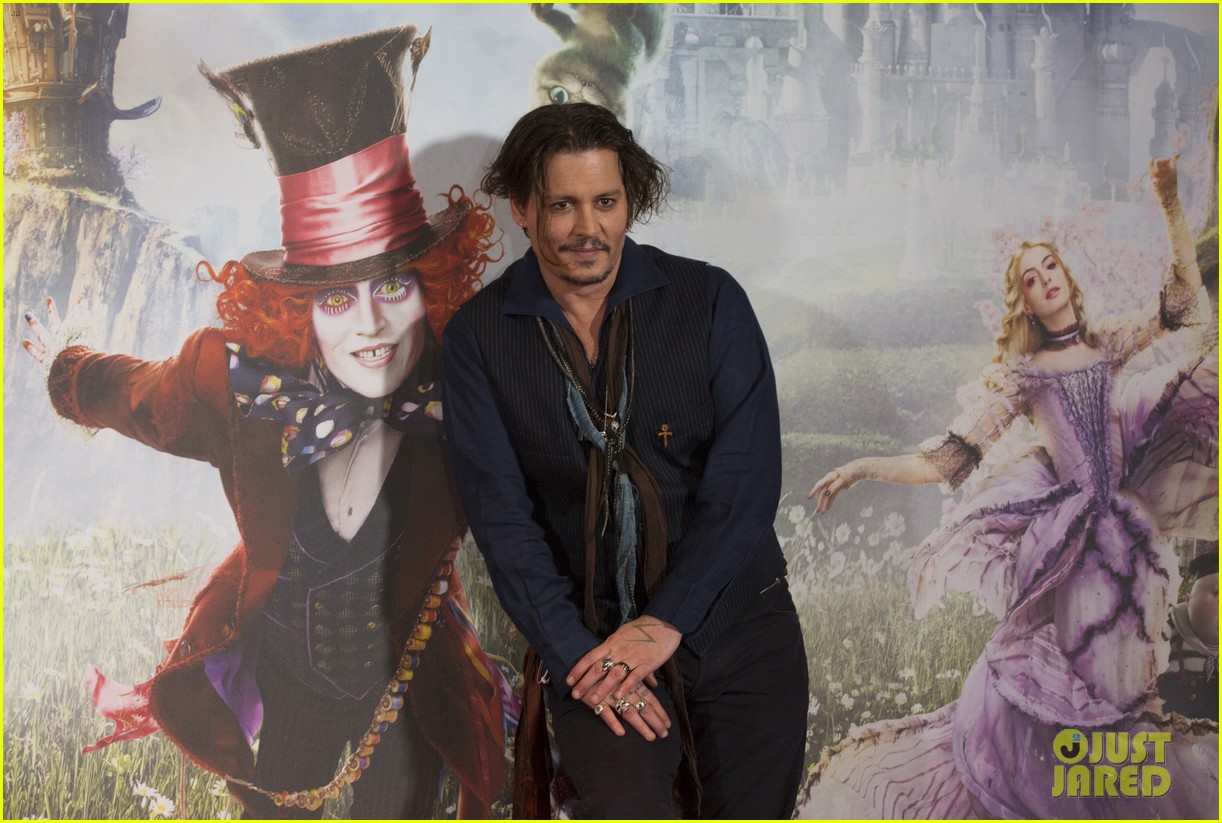 johnny depp alice through looking glass photo call london 01