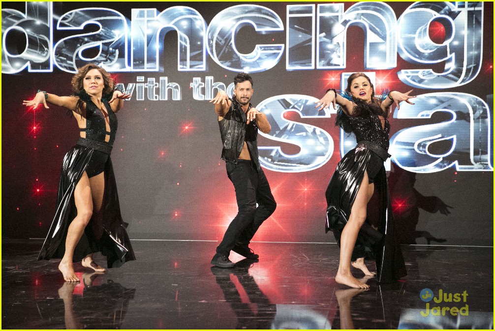 dancing with stars opening number wk 8 pics 01
