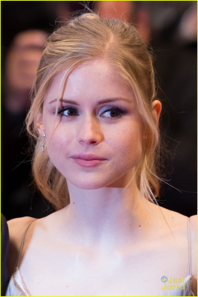 erin moriarty blood father cannes premiere 08