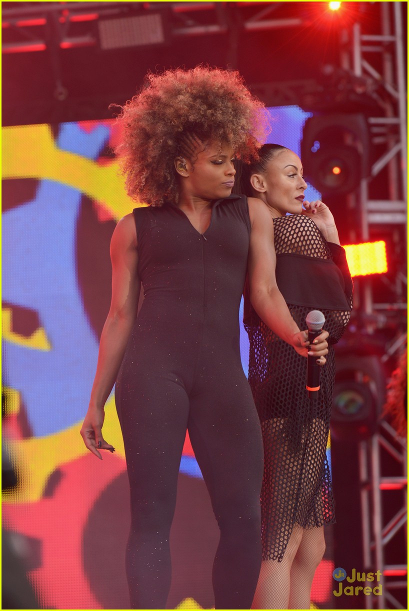 fleur east mtv coventry late corden show performance 01