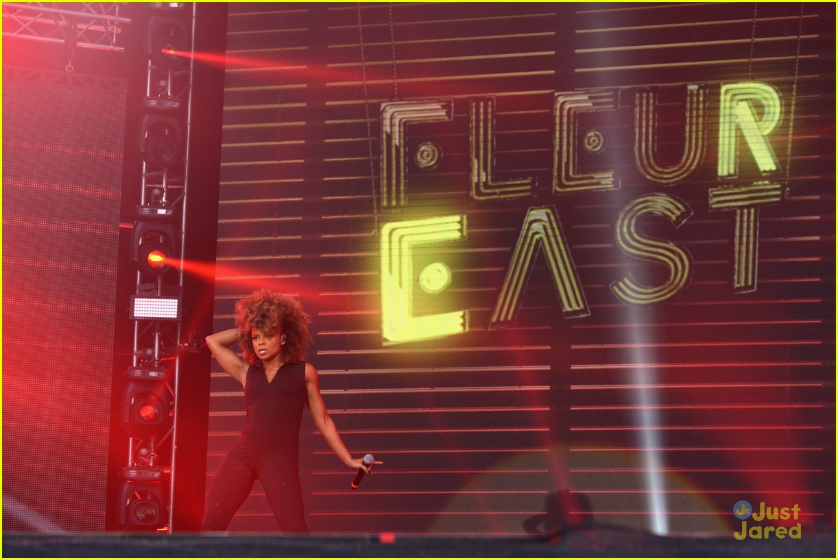 fleur east mtv coventry late corden show performance 05