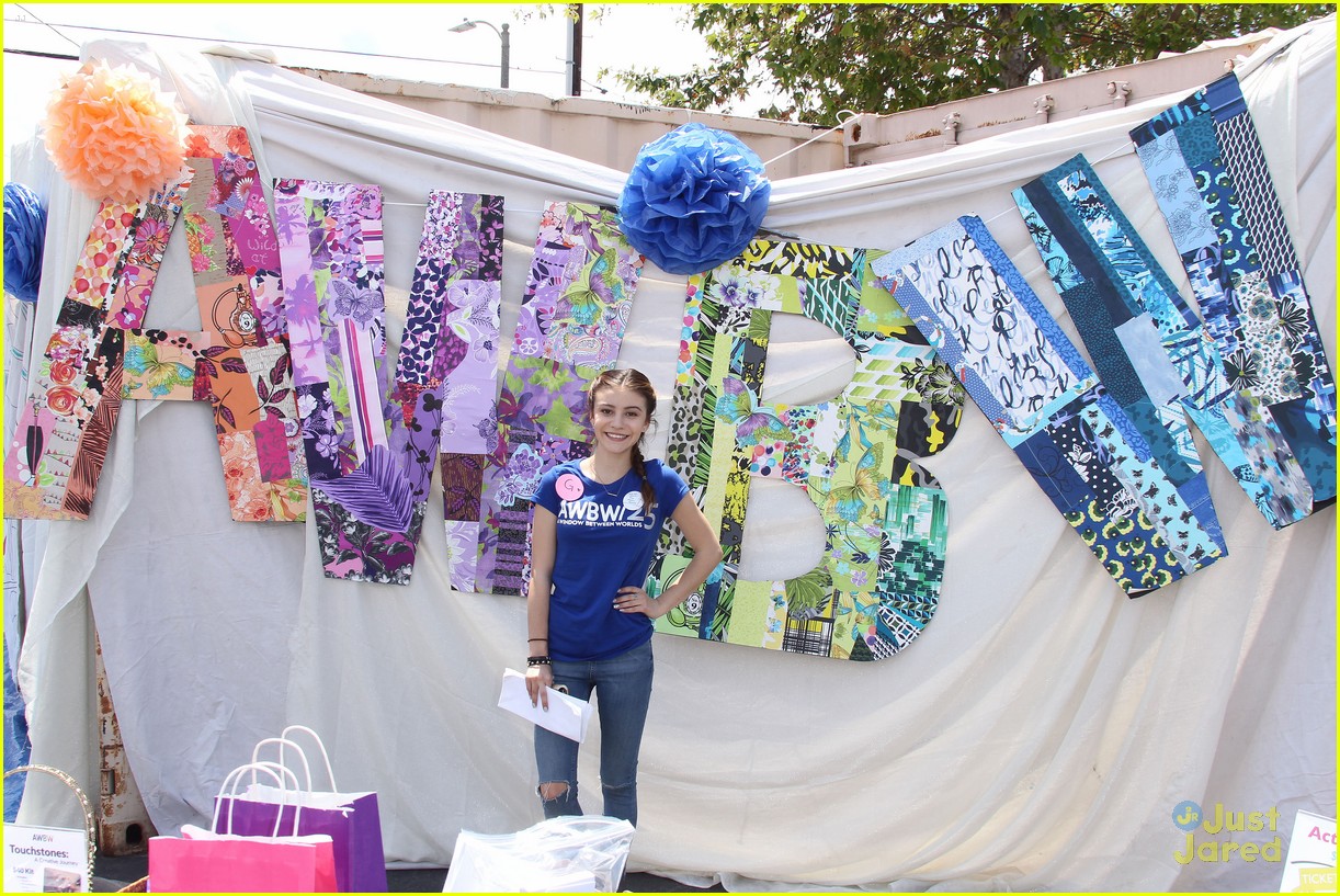 g hannelius host art afternoon event pics 03