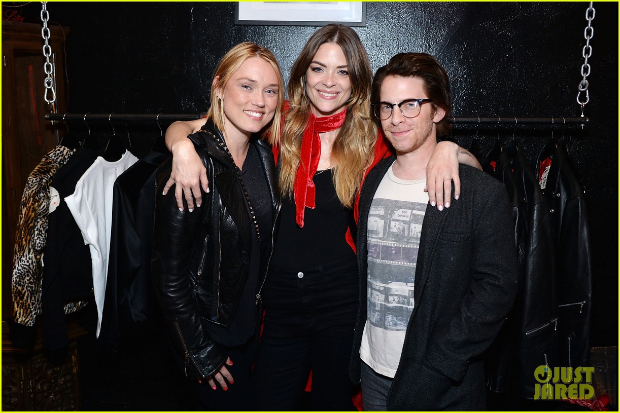 jaime king gets celeb support at the final chapter event 10