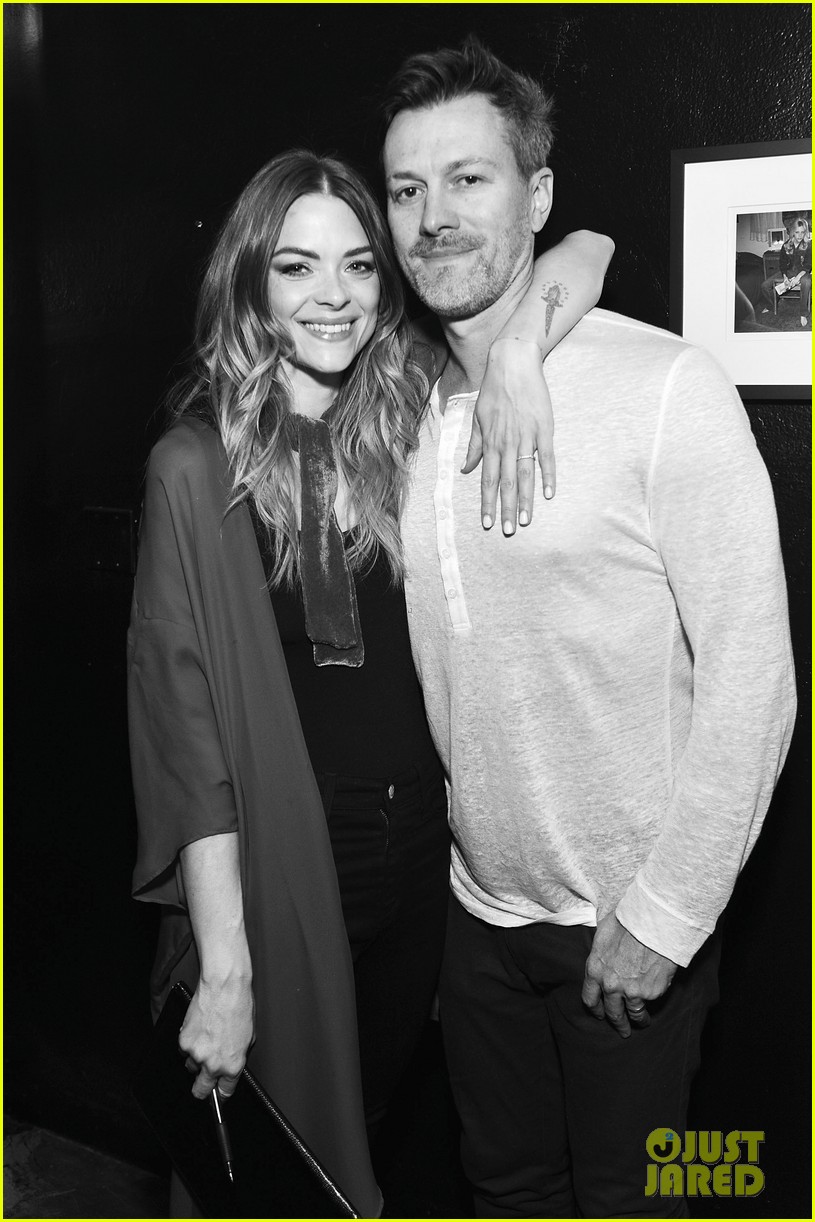 jaime king gets celeb support at the final chapter event 12