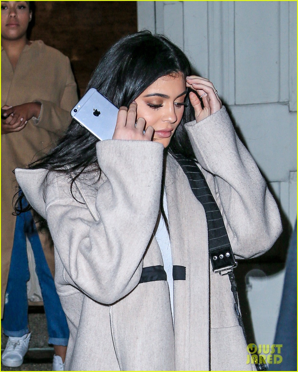 kendall kylie jenner hang out in nyc before met gala 2016 12