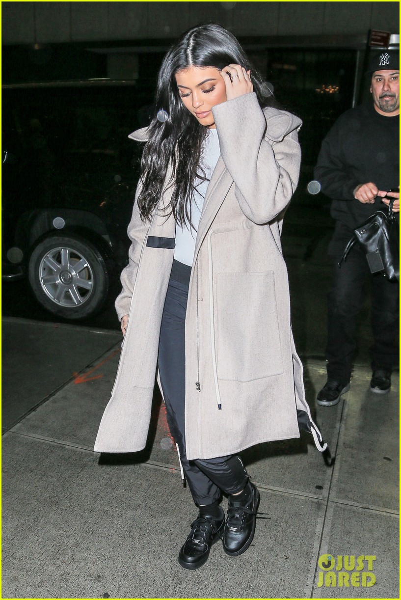 kendall kylie jenner hang out in nyc before met gala 2016 14